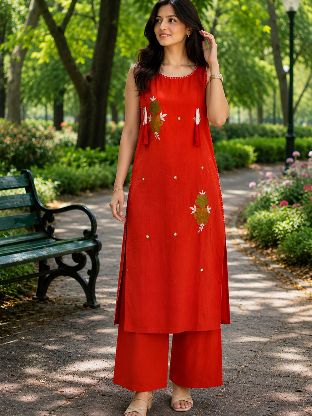 Elegant Sleeveless Embroidered Cotton Kurta Set