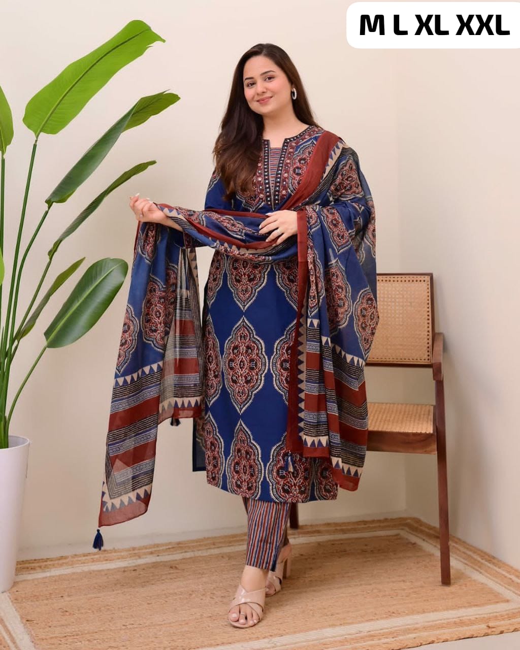 Elegant Cotton Kurta Set With Sequin Detailing