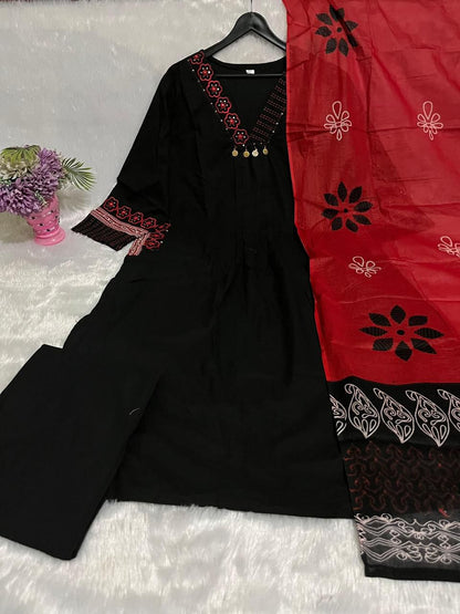 Beautifully Crafted Cotton Kurta 3-Piece Set