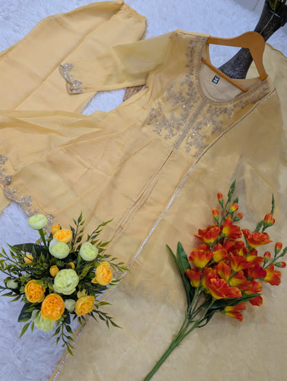 Stylish Crunchy Silk Kurta Set