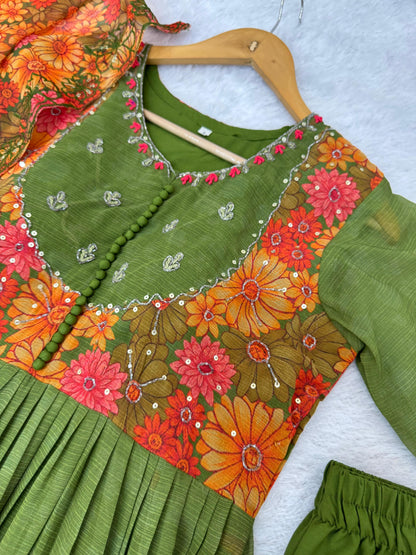 Graceful Gown Set With Handwork