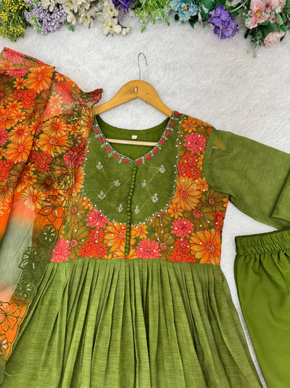Graceful Gown Set With Handwork