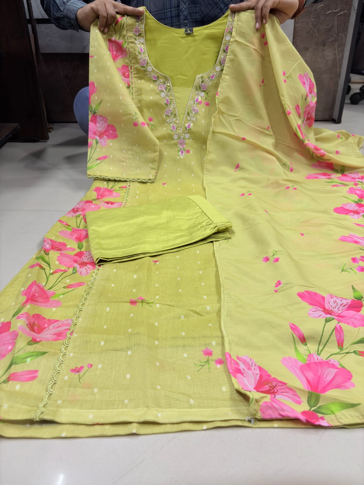Graceful Printed Mul-Mul Cotton Kurta Set