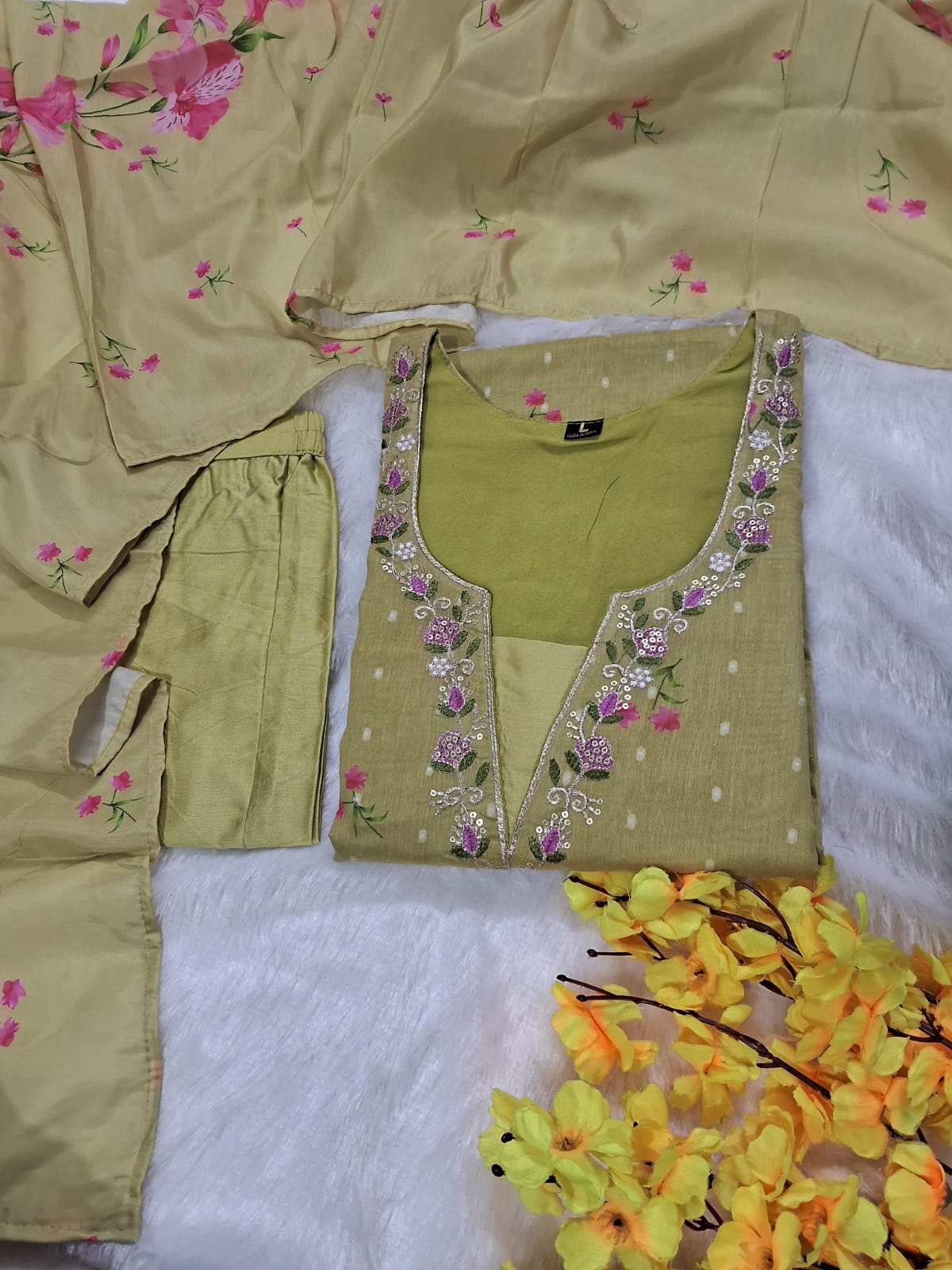 Graceful Printed Mul-Mul Cotton Kurta Set