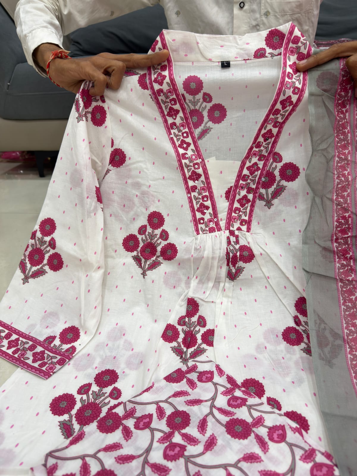 Artistic White Mul-Mul Cotton Kurta Set