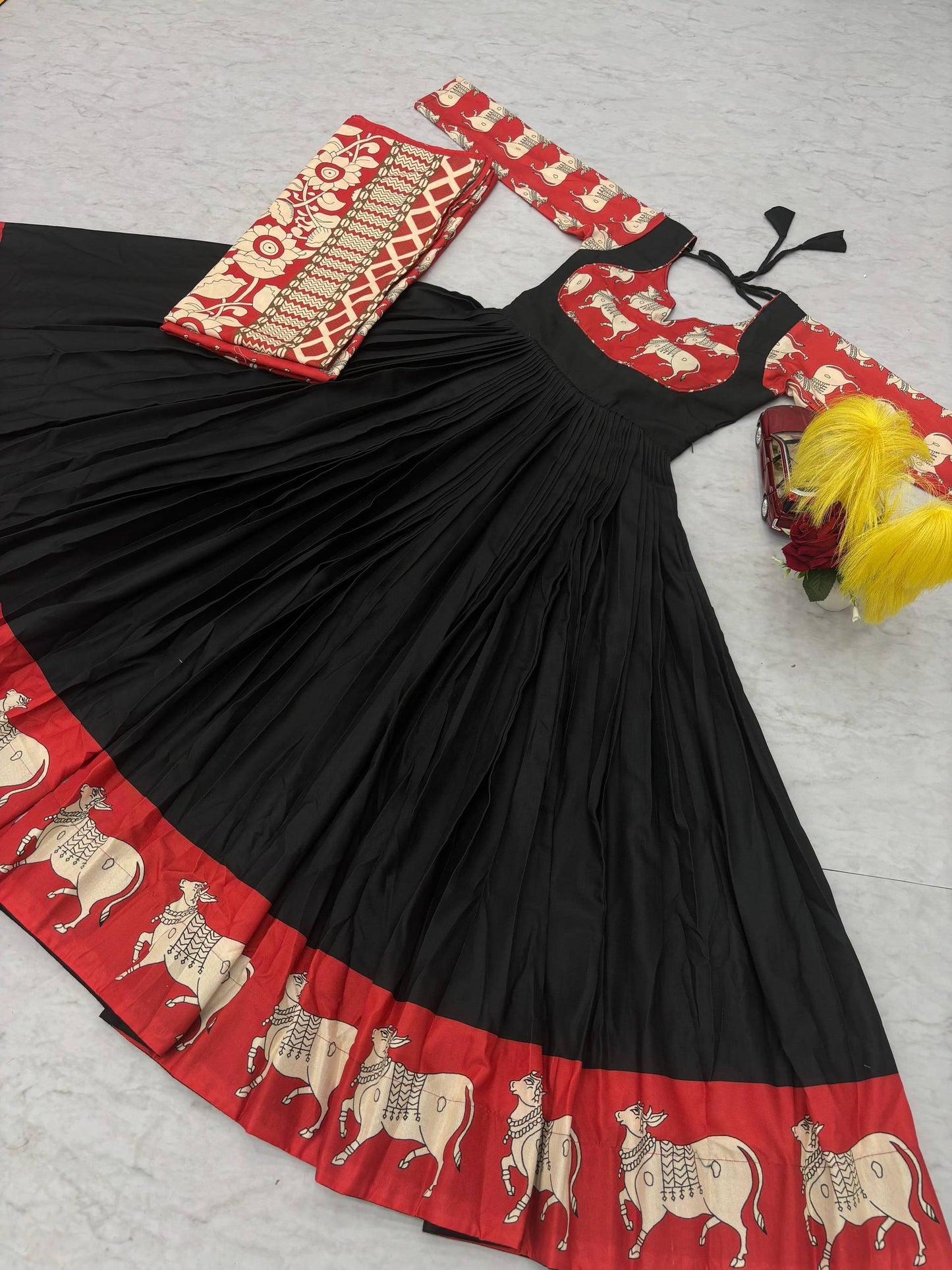 Exclusive Kamdhenu Theme Kalamkari Cotton Kurta Set