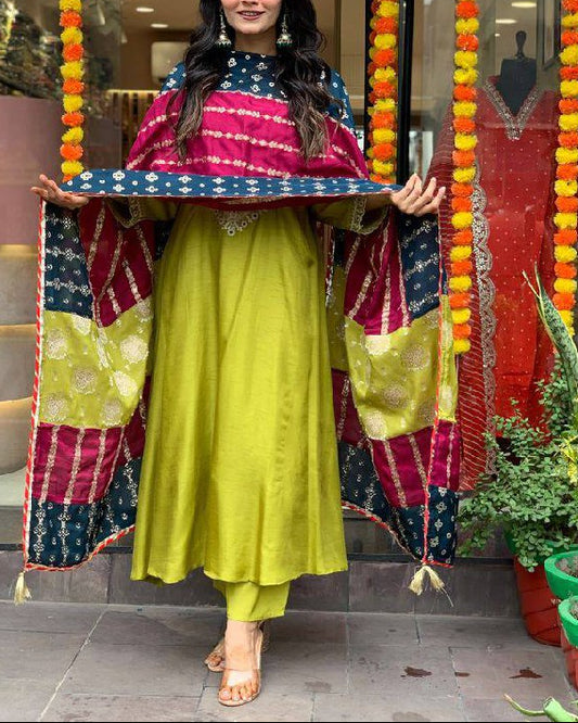 Elegant Chanderi Kurta Set With Vibrant Dupatta