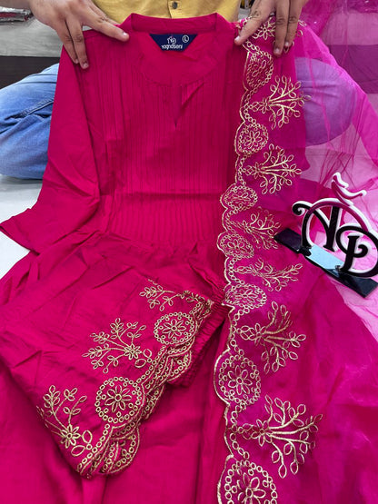 Gorgeous Pink Silk Kurta Set With Organza Dupatta