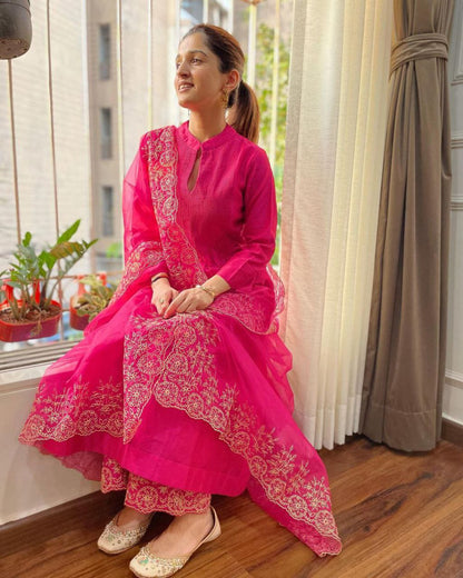 Gorgeous Pink Silk Kurta Set With Organza Dupatta