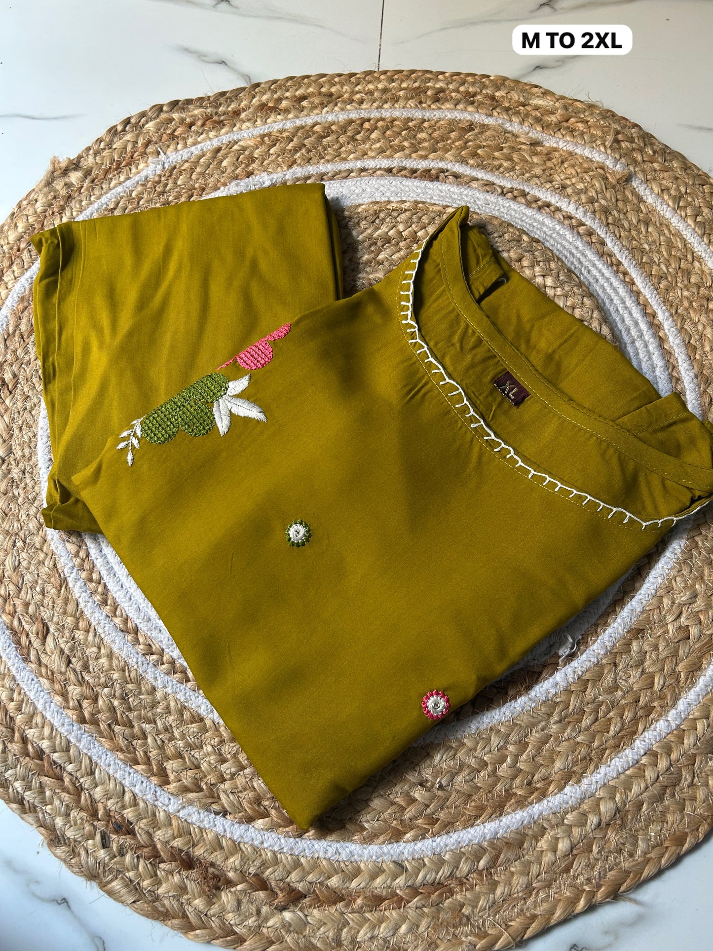 Elegant Sleeveless Embroidered Cotton Kurta Set