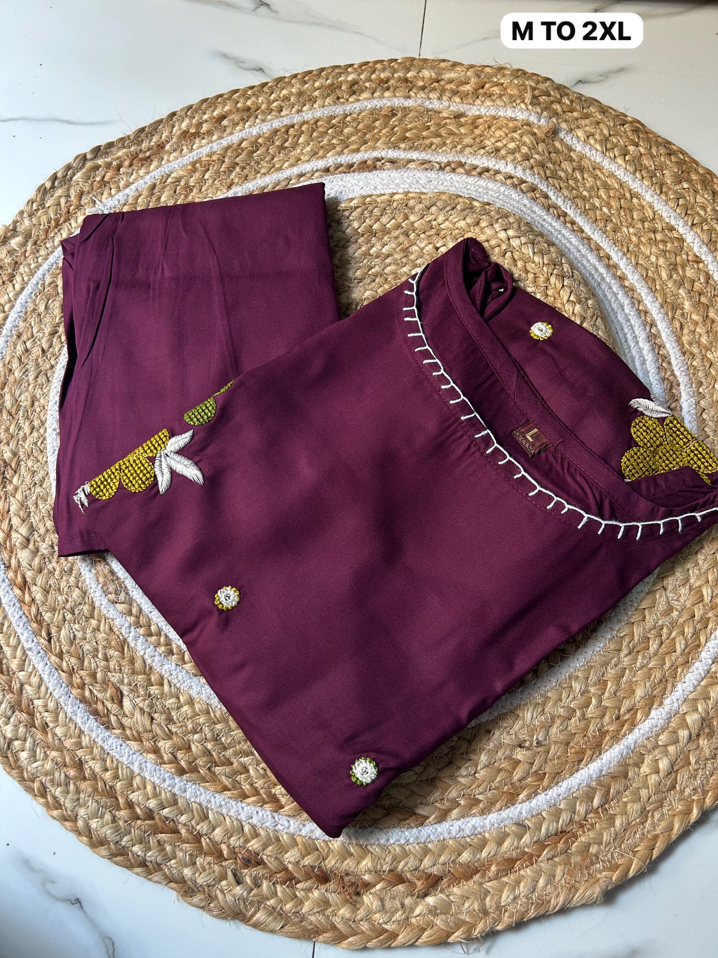Elegant Sleeveless Embroidered Cotton Kurta Set
