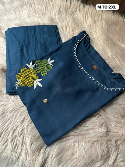 Elegant Sleeveless Embroidered Cotton Kurta Set