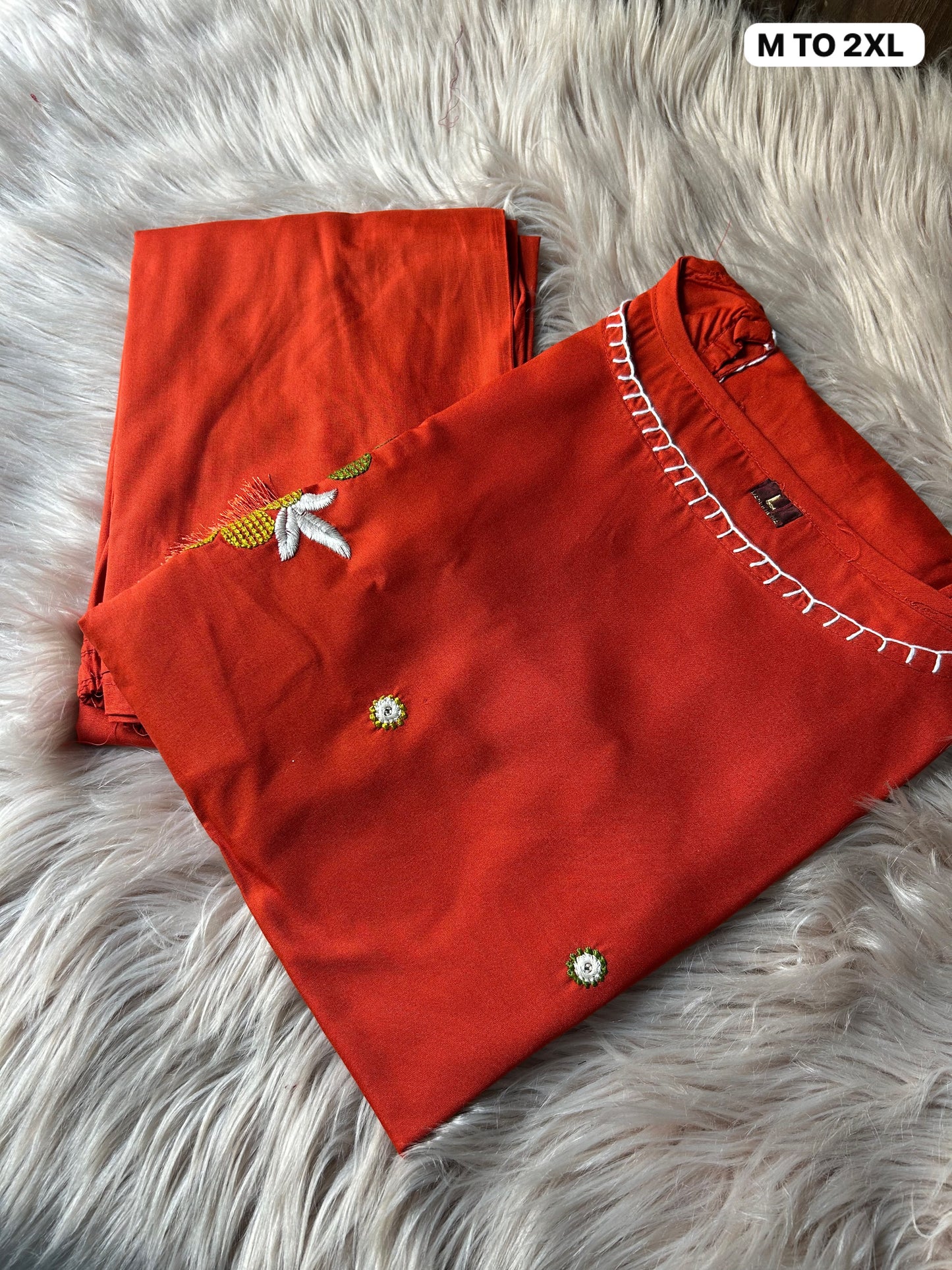 Elegant Sleeveless Embroidered Cotton Kurta Set