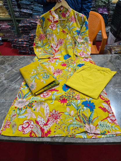 Elegant Cotton Kurta Set With Beautiful Handwork Detailing