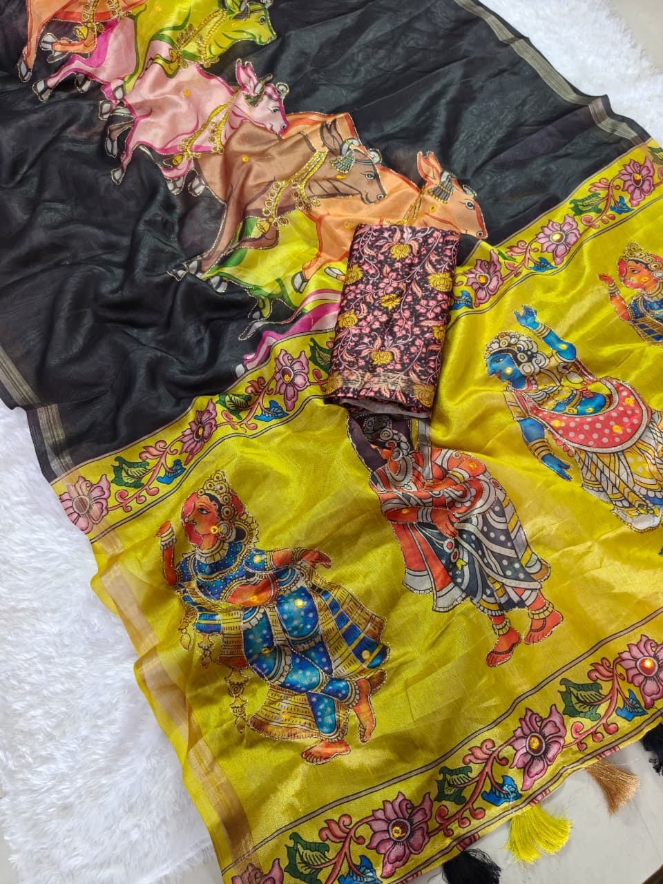 Nandi Mangla Pichwai Design Silk Saree