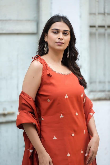 Stylish Embroidered Sleeveless Cotton Kurta Set