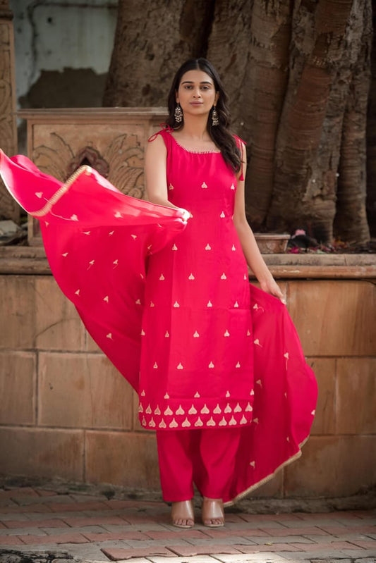 Stylish Embroidered Sleeveless Cotton Kurta Set