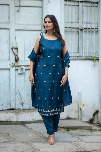 Stylish Embroidered Sleeveless Cotton Kurta Set