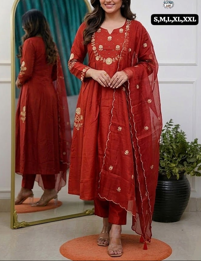 Graceful Chanderi Silk Suit Set With Organza Dupatta
