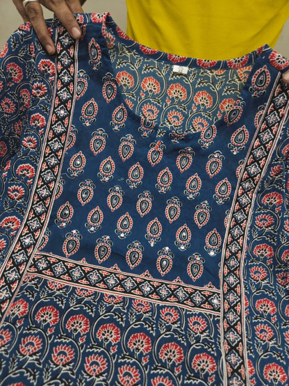 Elegant Blue Printed Cotton Kurta Set With Mirror Handwork