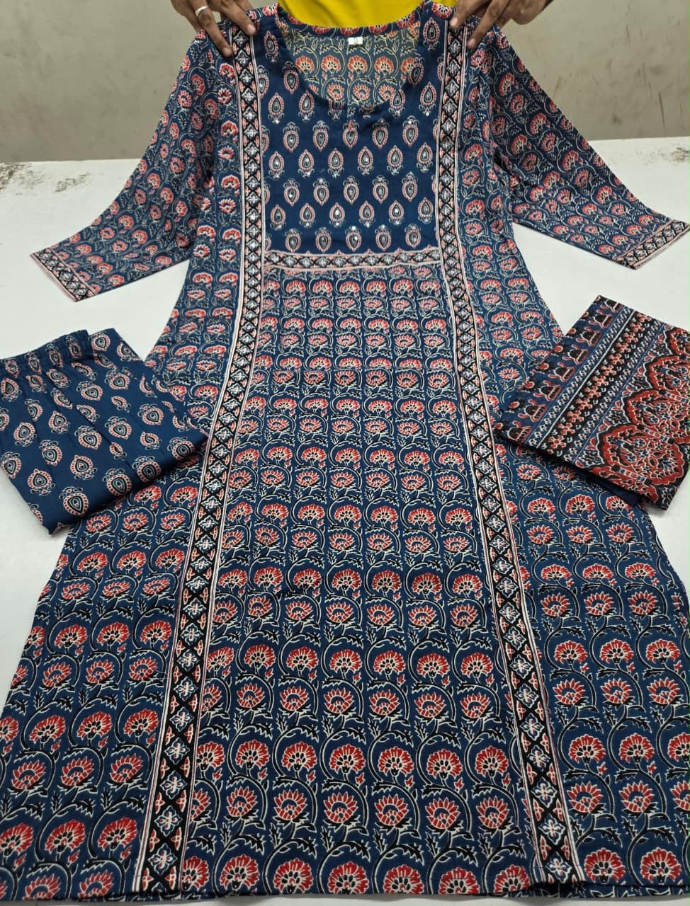 Elegant Blue Printed Cotton Kurta Set With Mirror Handwork