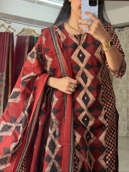 Stylish Geometric Print Cotton Kurta Set