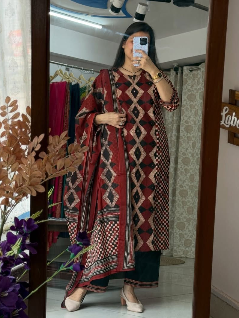 Stylish Geometric Print Cotton Kurta Set