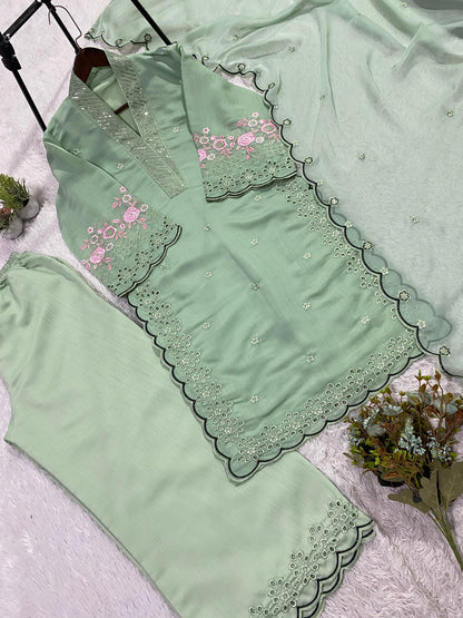 Elegant Embroidered Mal Chanderi Kurta Set