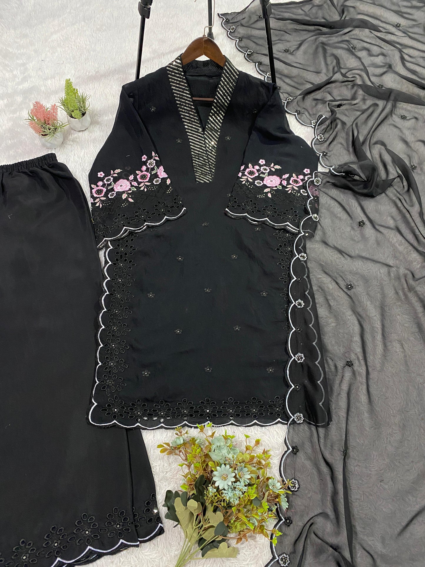 Elegant Embroidered Mal Chanderi Kurta Set