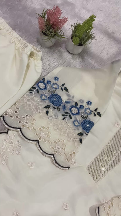 Elegant Embroidered Mal Chanderi Kurta Set